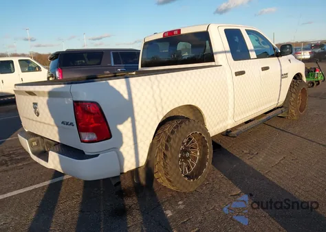 2017 Ram 1500 Express 4X4 6'4 Box из США, поврежденный, VIN 1C6RR7FG4HS633957